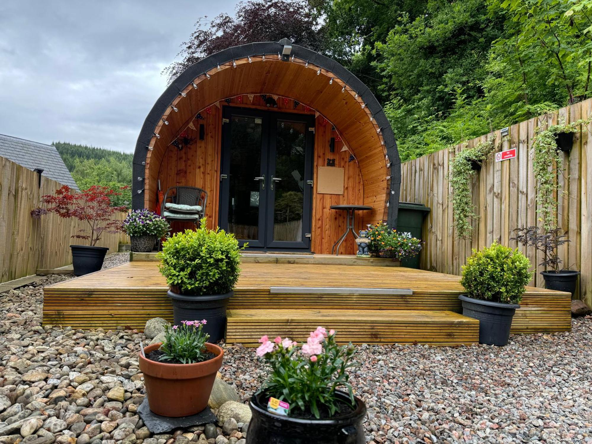Loch Ness Woodland Pods Hotel Дръмнадрочит Екстериор снимка